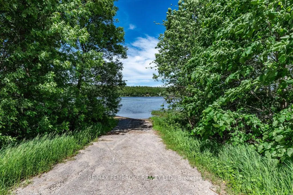 Photo 26 of 112 Cornerview Road, Whitewater Region, Whitewater Region — HOMEH