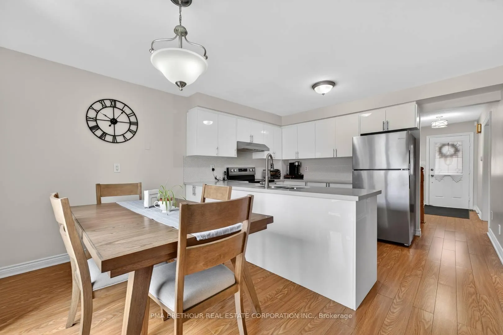 Photo 3 of 50 Patna Crescent, Vaughan, Maple — HOMEH