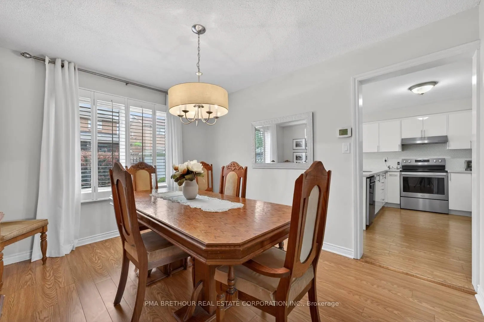 Photo 7 of 50 Patna Crescent, Vaughan, Maple — HOMEH