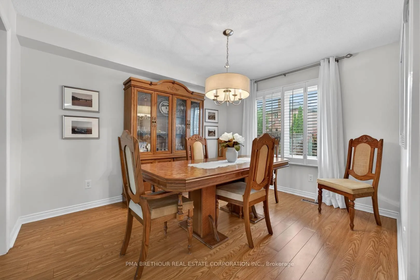 Photo 8 of 50 Patna Crescent, Vaughan, Maple — HOMEH