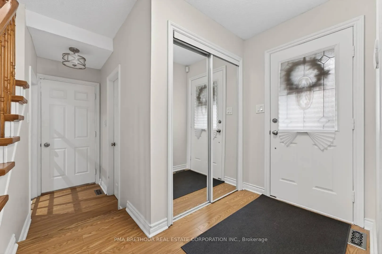 Photo 9 of 50 Patna Crescent, Vaughan, Maple — HOMEH