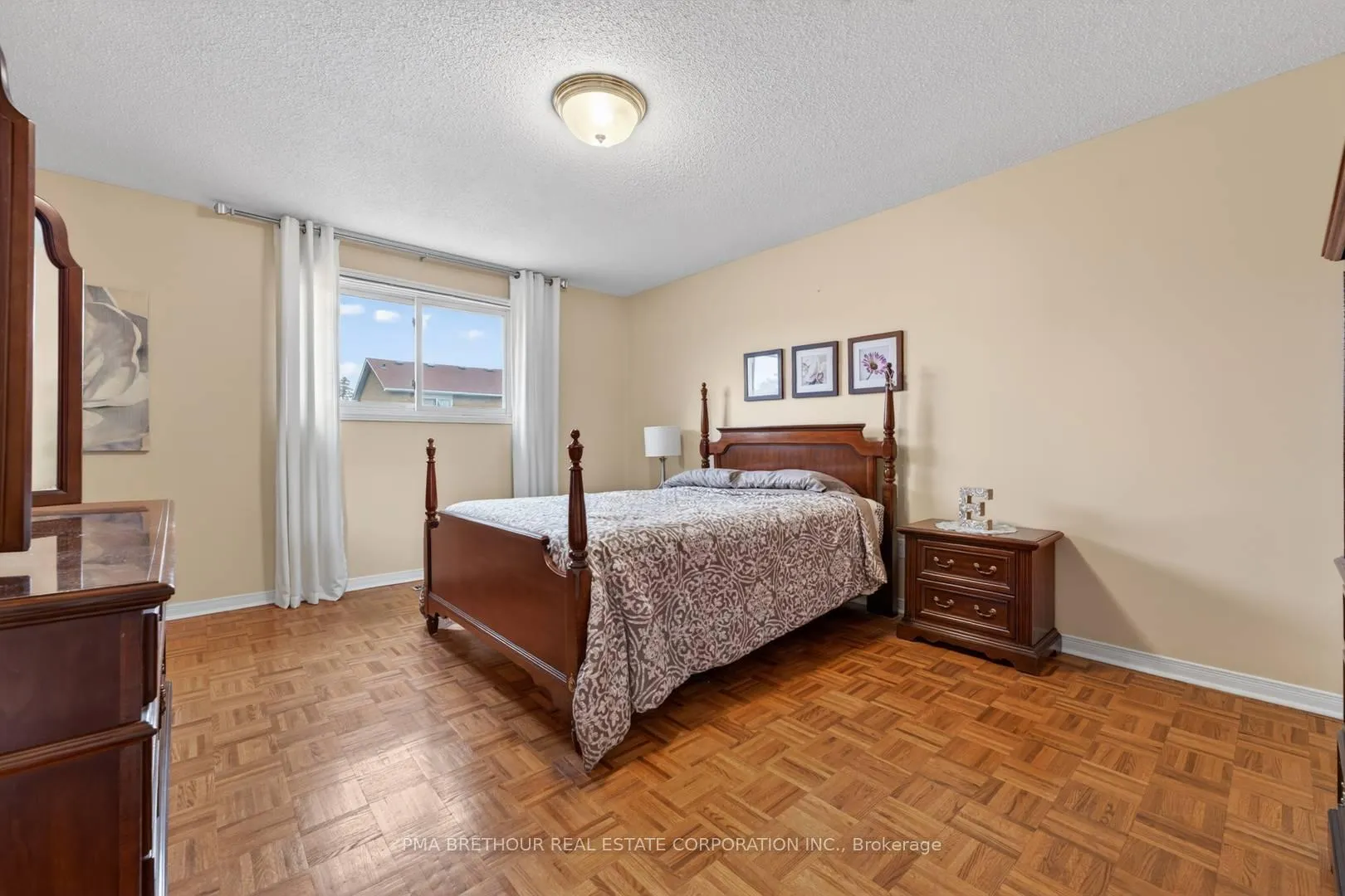 Photo 11 of 50 Patna Crescent, Vaughan, Maple — HOMEH