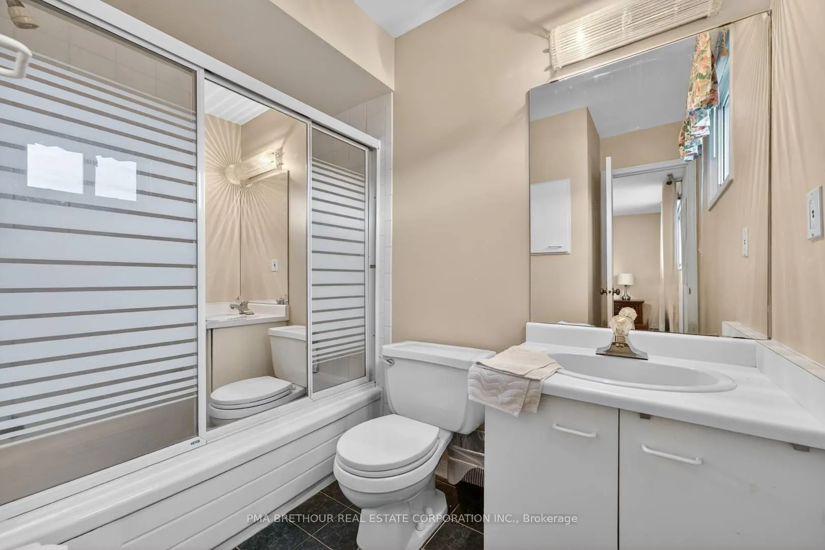 Photo 13 of 50 Patna Crescent, Vaughan, Maple — HOMEH