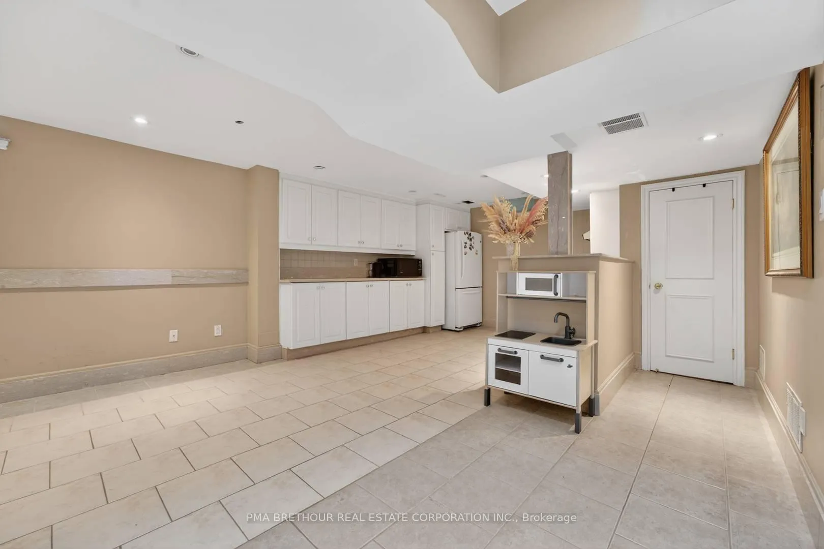 Photo 17 of 50 Patna Crescent, Vaughan, Maple — HOMEH