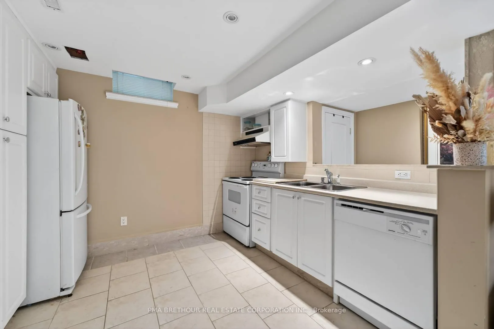 Photo 21 of 50 Patna Crescent, Vaughan, Maple — HOMEH