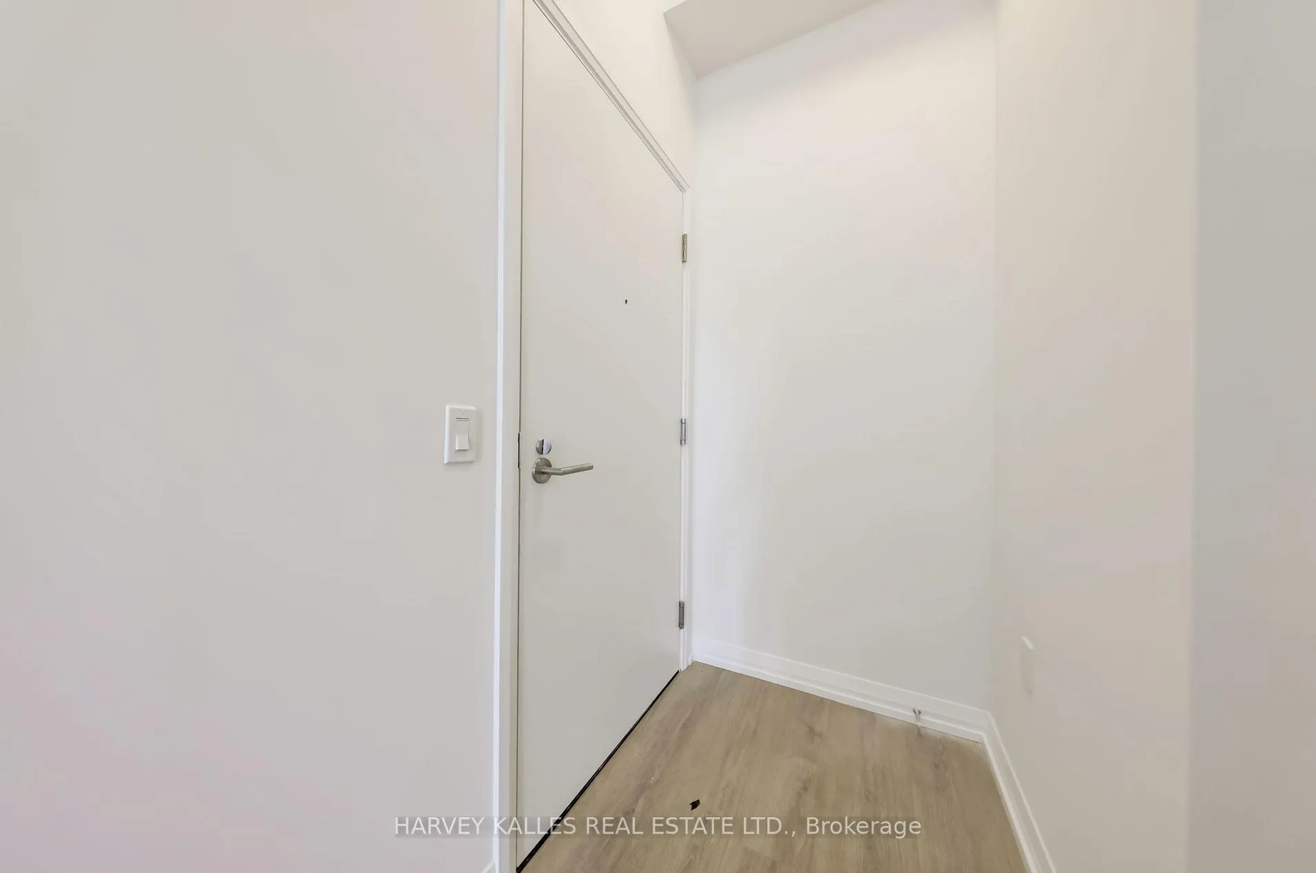 Photo 3 of Unit PH17, 50 Dunfield Avenue, Toronto, Mount Pleasant West — HOMEH