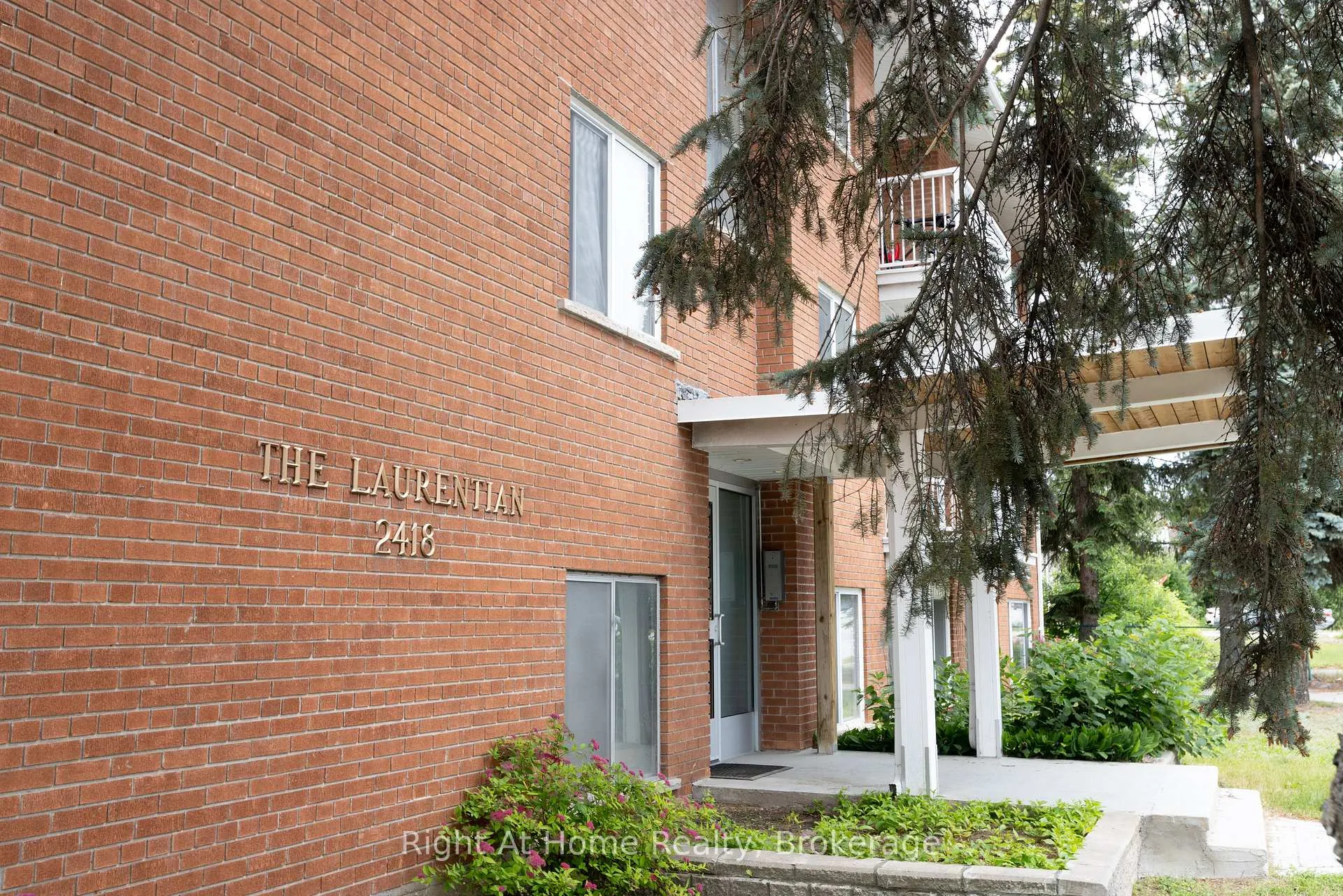 Front of Unit 7, 2418 Trout Lake Road