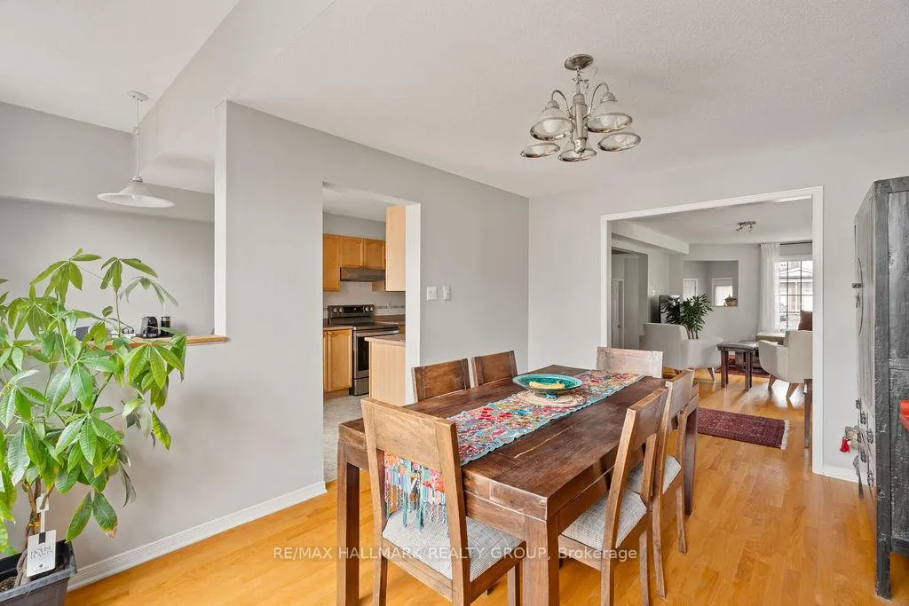 Photo 9 of 113 Carwood Circle, Ottawa, Carson Meadows — HOMEH