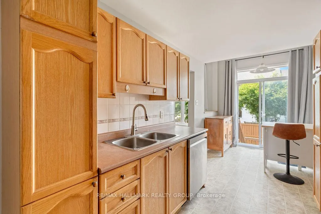 Photo 11 of 113 Carwood Circle, Ottawa, Carson Meadows — HOMEH