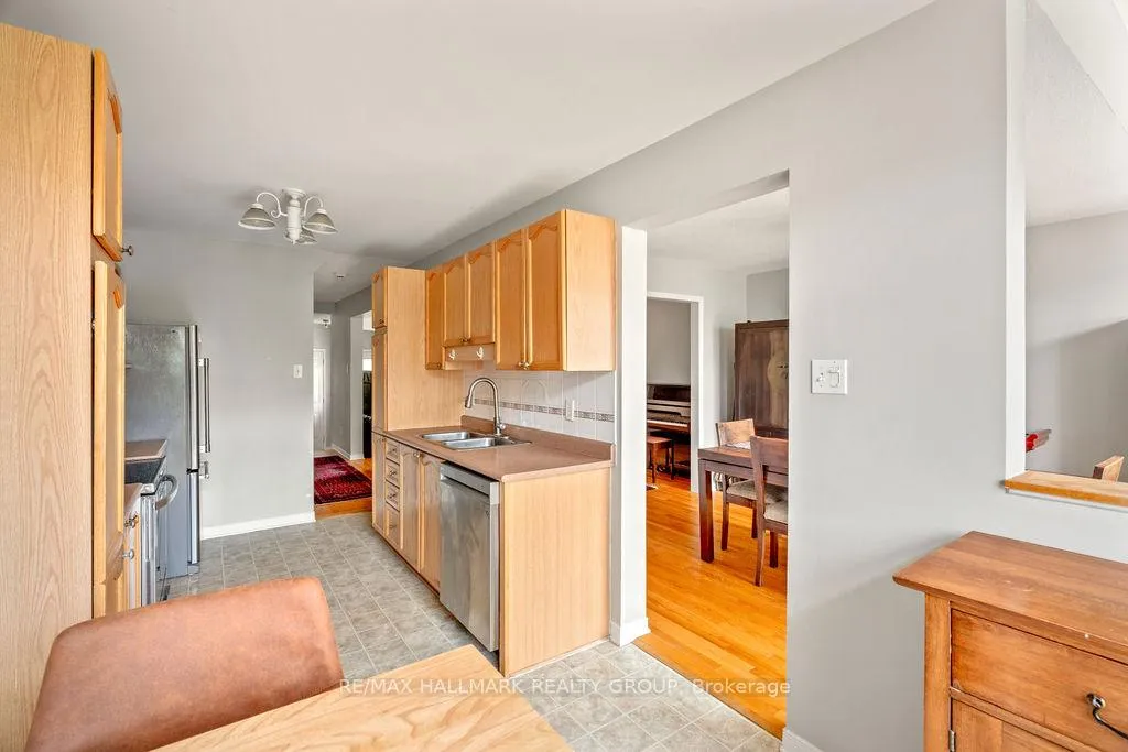 Photo 14 of 113 Carwood Circle, Ottawa, Carson Meadows — HOMEH