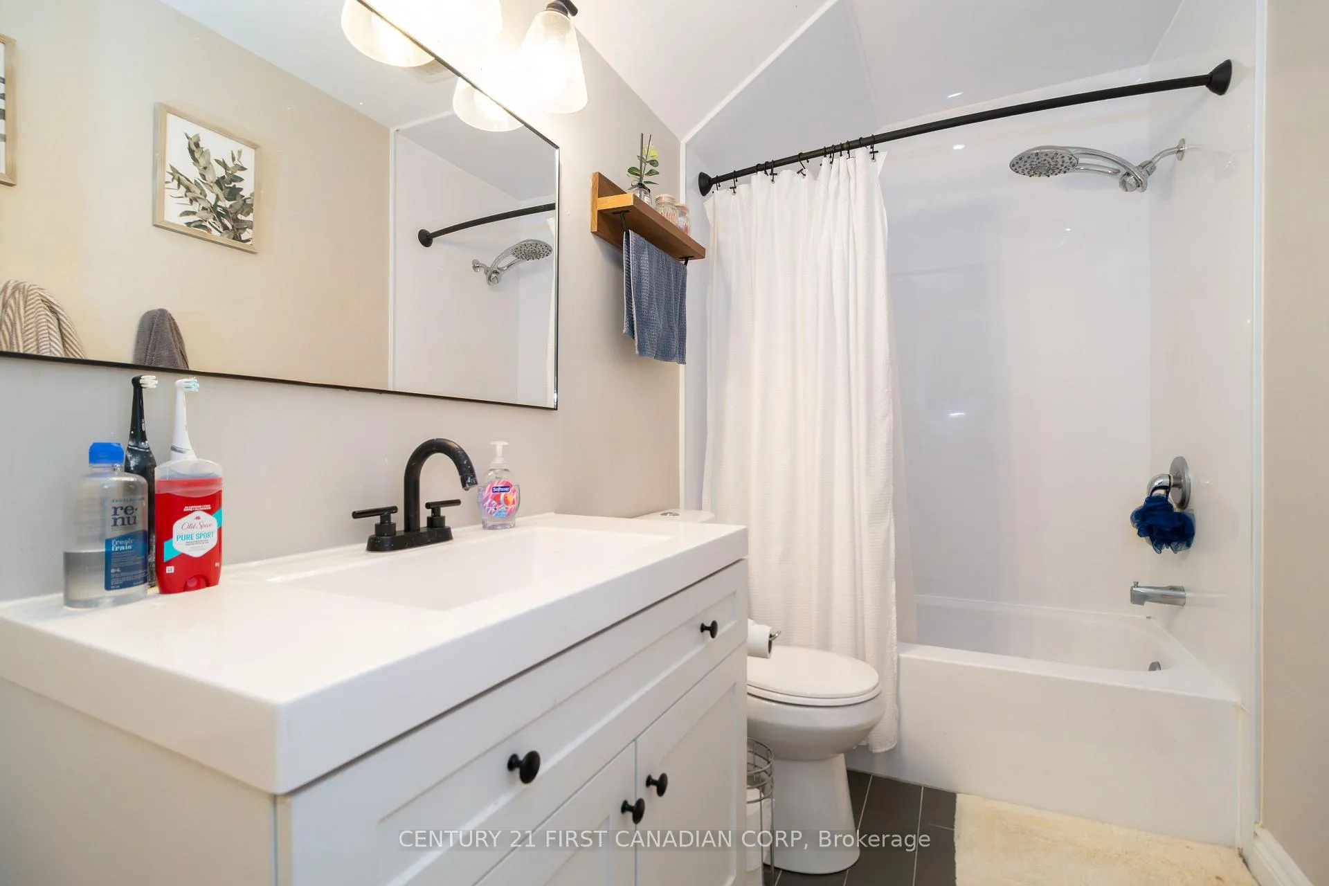 Photo 12 of Unit 101, 120 Centre Street, London, South E — HOMEH