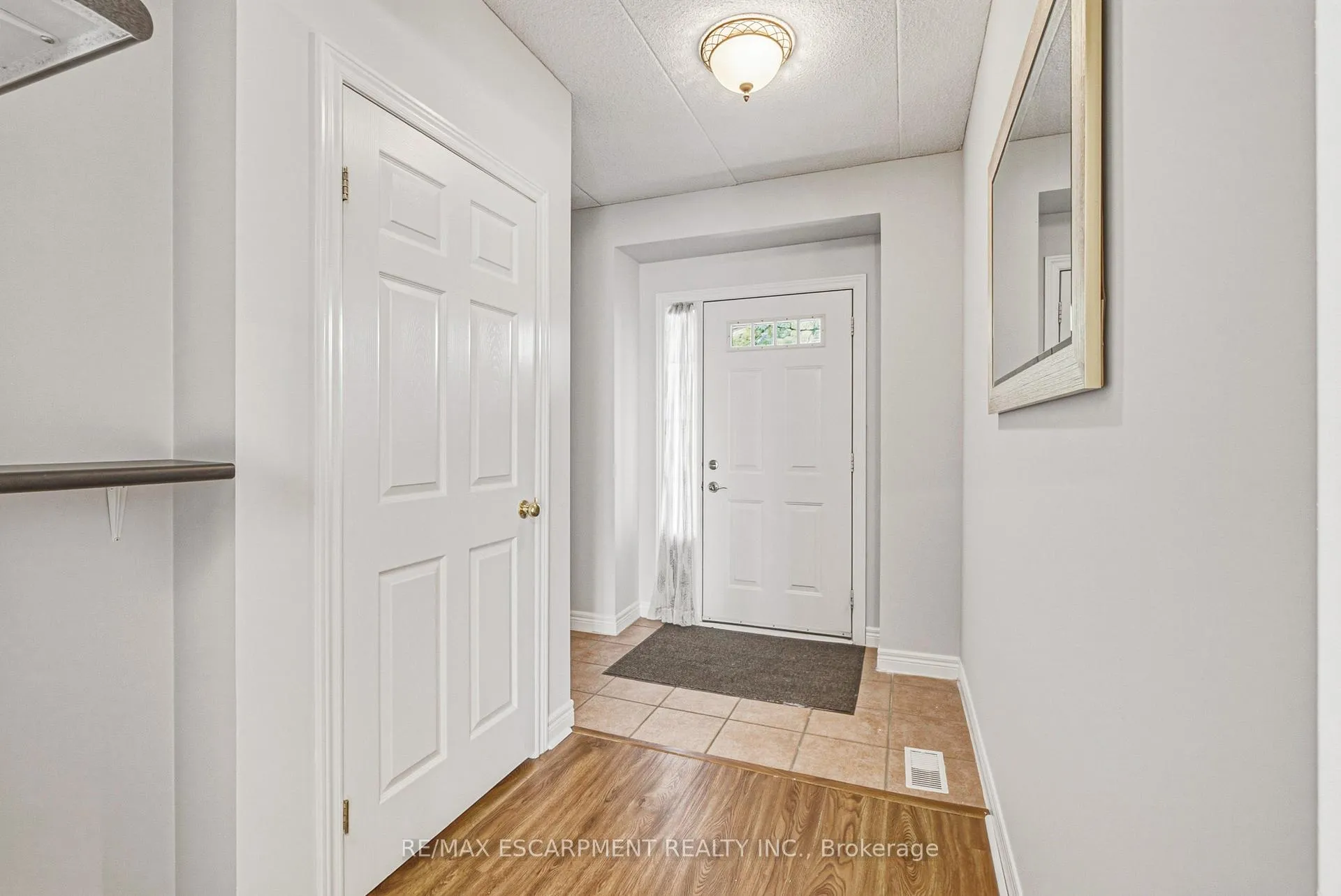 Photo 4 of Unit 42, 4045 Upper Middle Road, Burlington, Rose — HOMEH