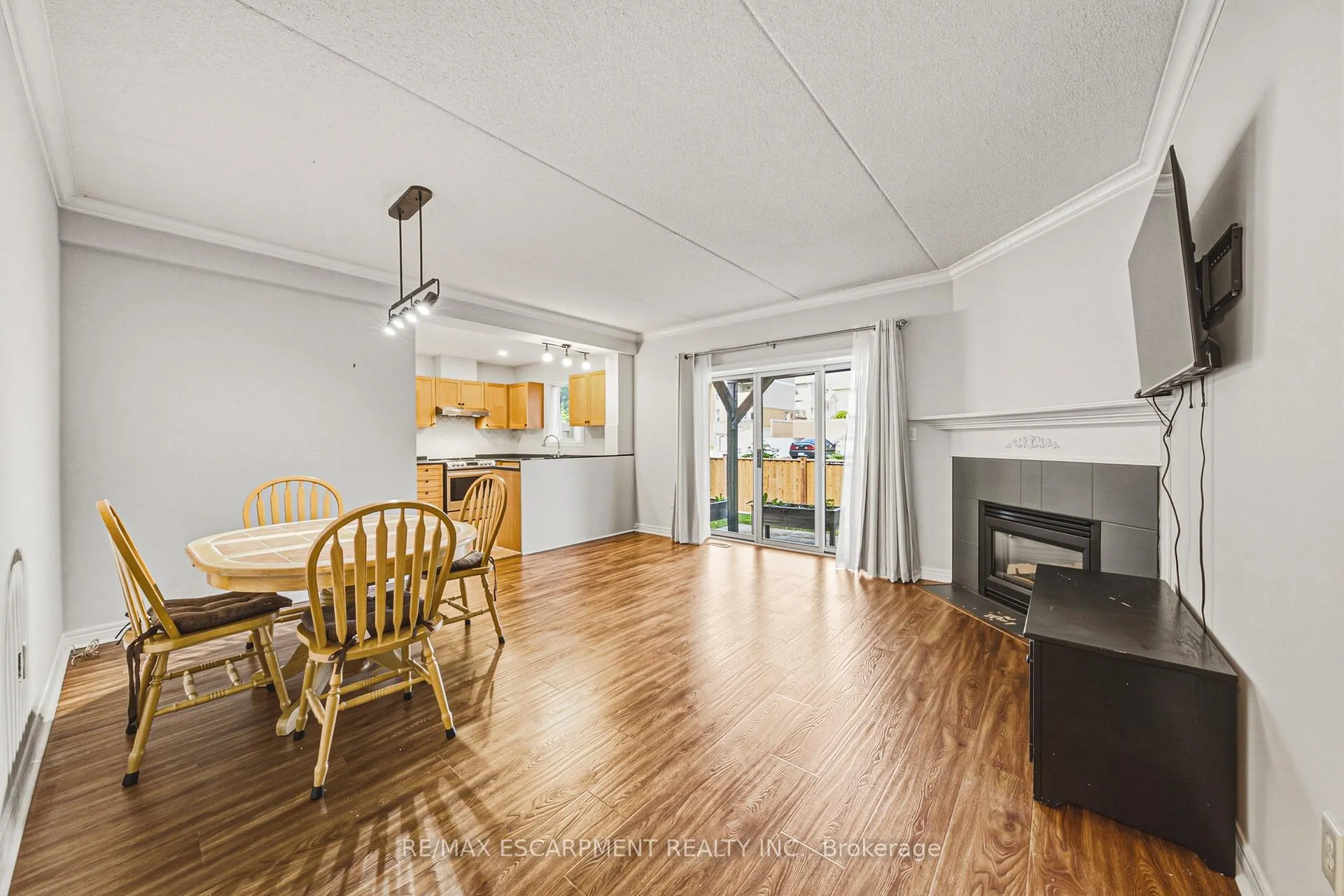 Photo 5 of Unit 42, 4045 Upper Middle Road, Burlington, Rose — HOMEH