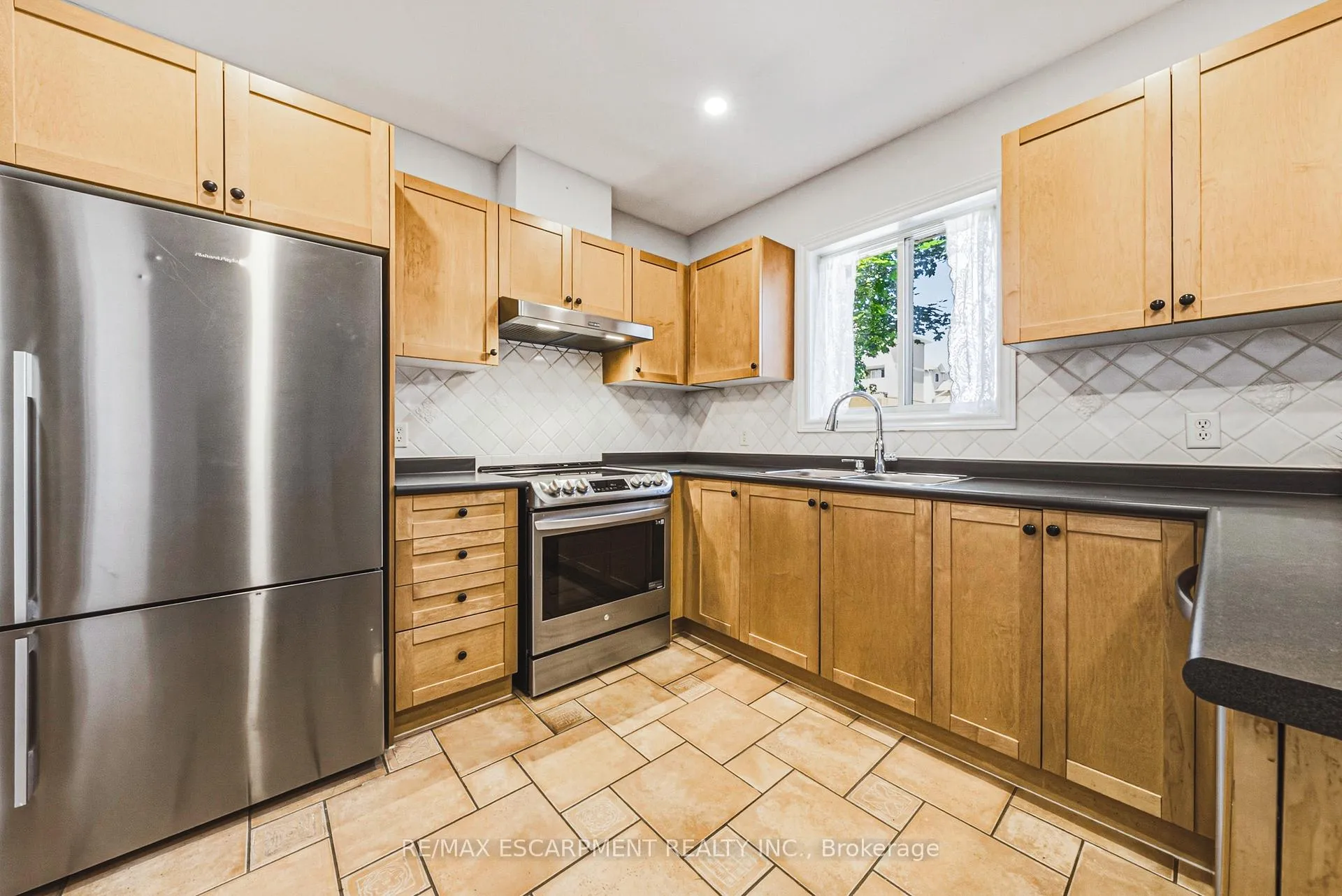 Photo 7 of Unit 42, 4045 Upper Middle Road, Burlington, Rose — HOMEH