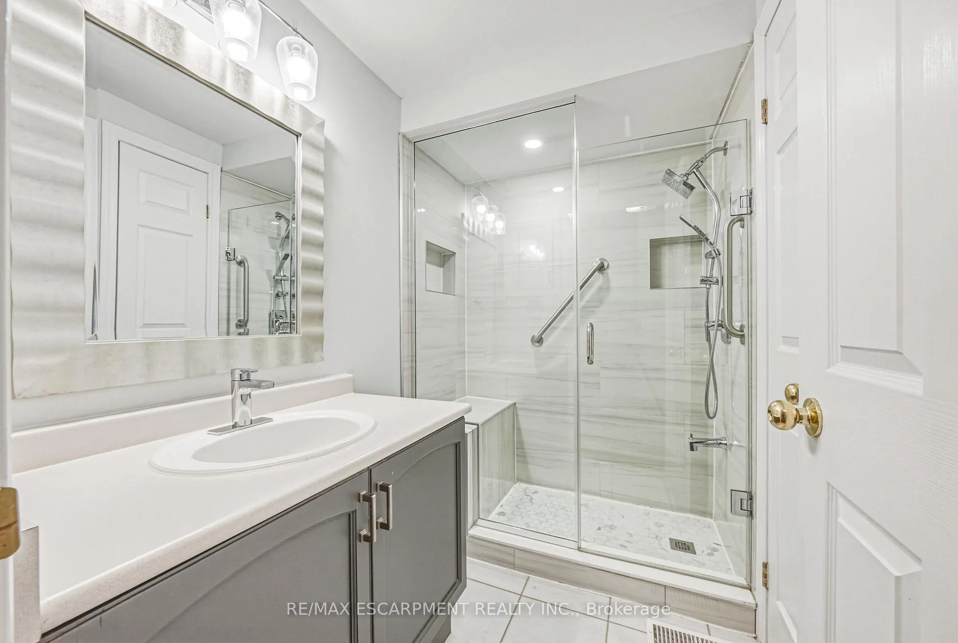 Photo 12 of Unit 42, 4045 Upper Middle Road, Burlington, Rose — HOMEH