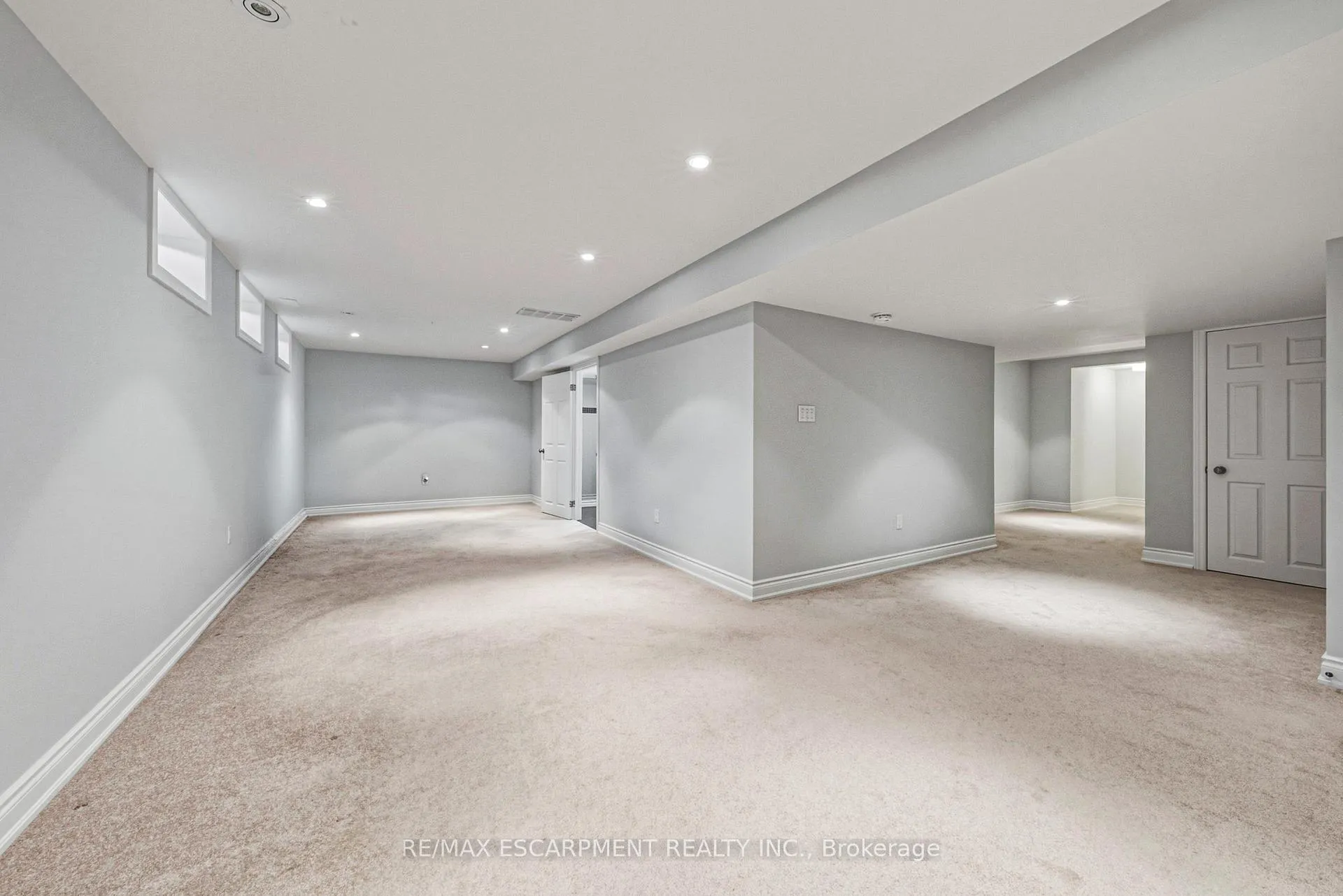 Photo 13 of Unit 42, 4045 Upper Middle Road, Burlington, Rose — HOMEH