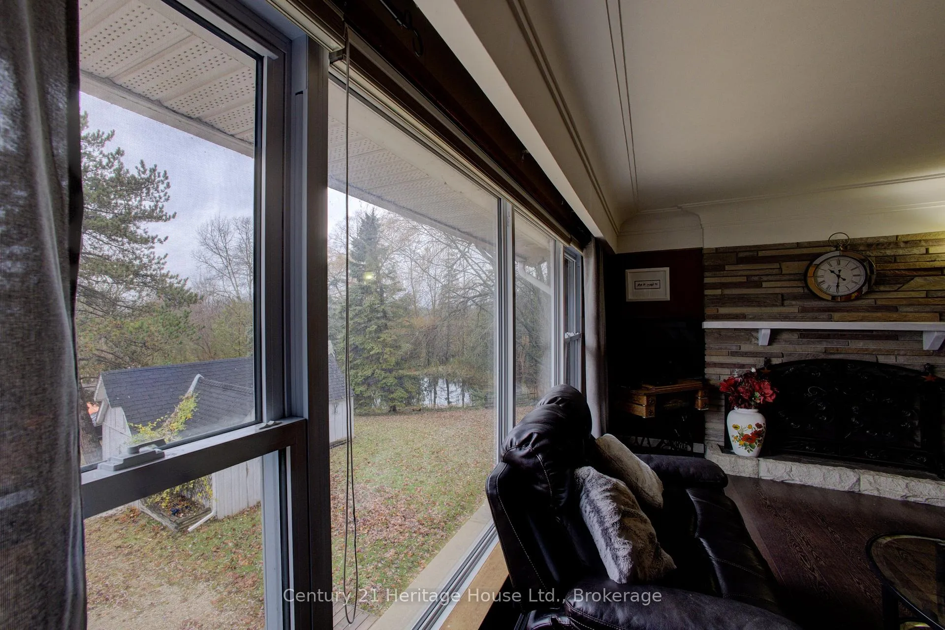 Photo 7 of 252 Durham Road W, West Grey — HOMEH