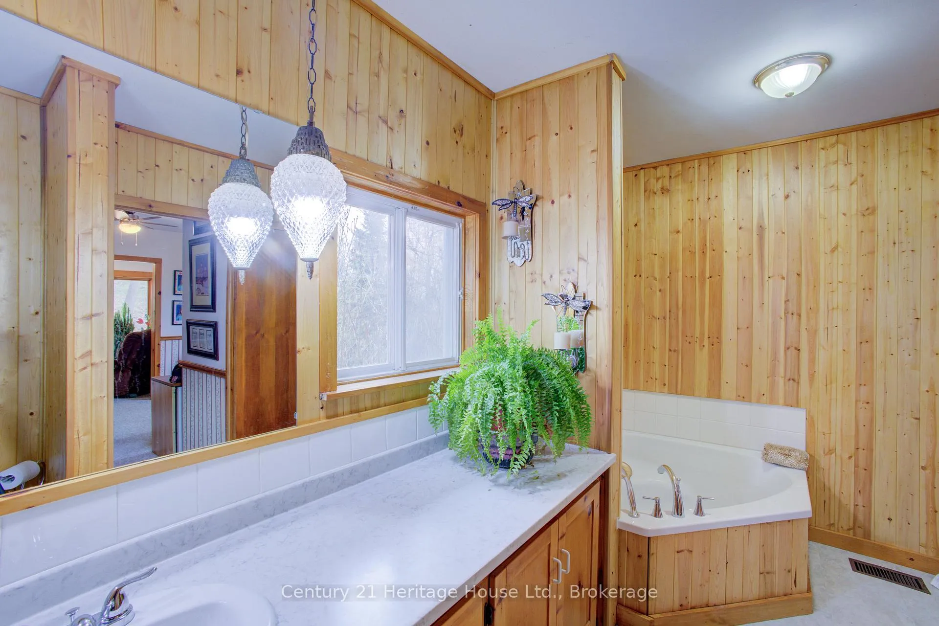 Photo 28 of 252 Durham Road W, West Grey — HOMEH
