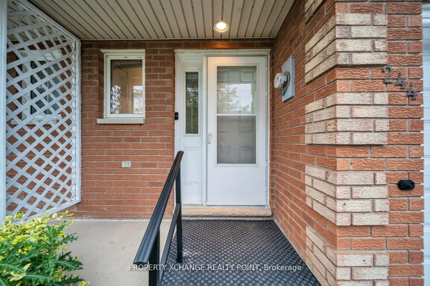 Photo 2 of 244 Candlewood Drive, Hamilton, Stoney Creek Mountain — HOMEH