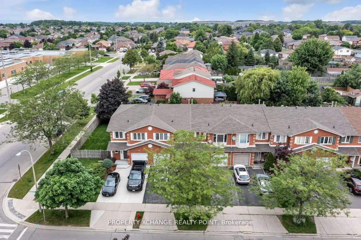 Photo 3 of 244 Candlewood Drive, Hamilton, Stoney Creek Mountain — HOMEH