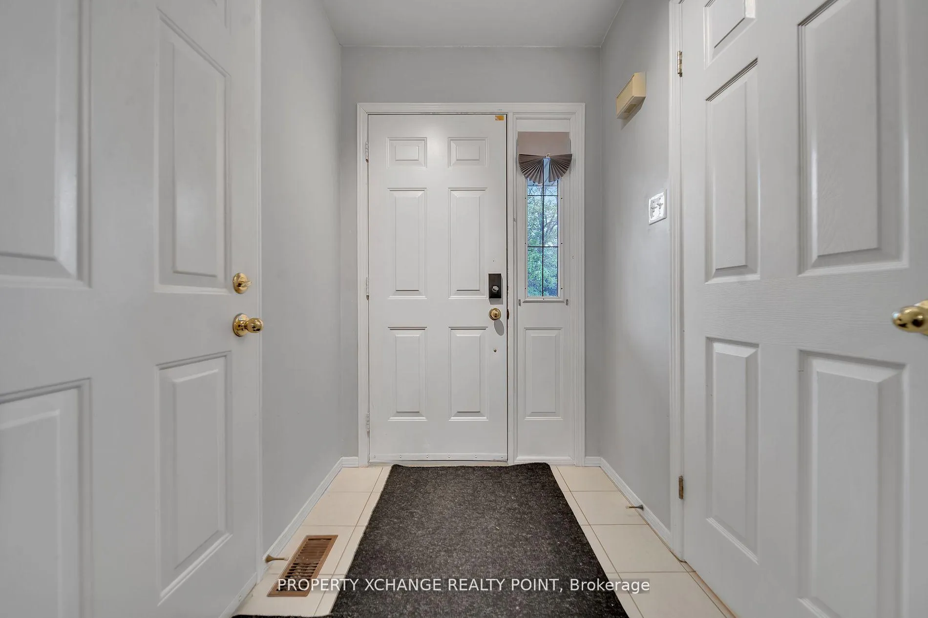 Photo 4 of 244 Candlewood Drive, Hamilton, Stoney Creek Mountain — HOMEH