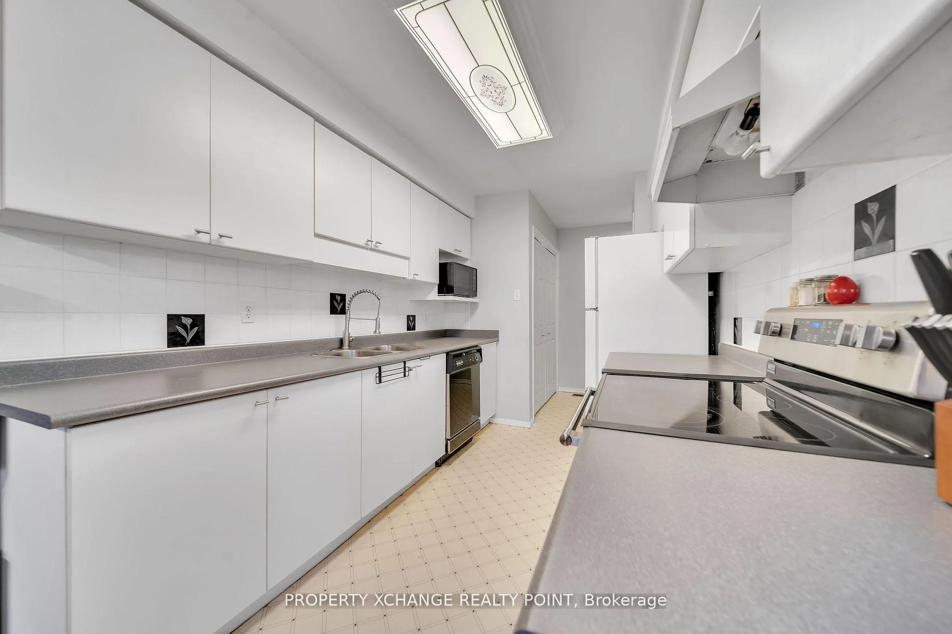 Photo 7 of 244 Candlewood Drive, Hamilton, Stoney Creek Mountain — HOMEH