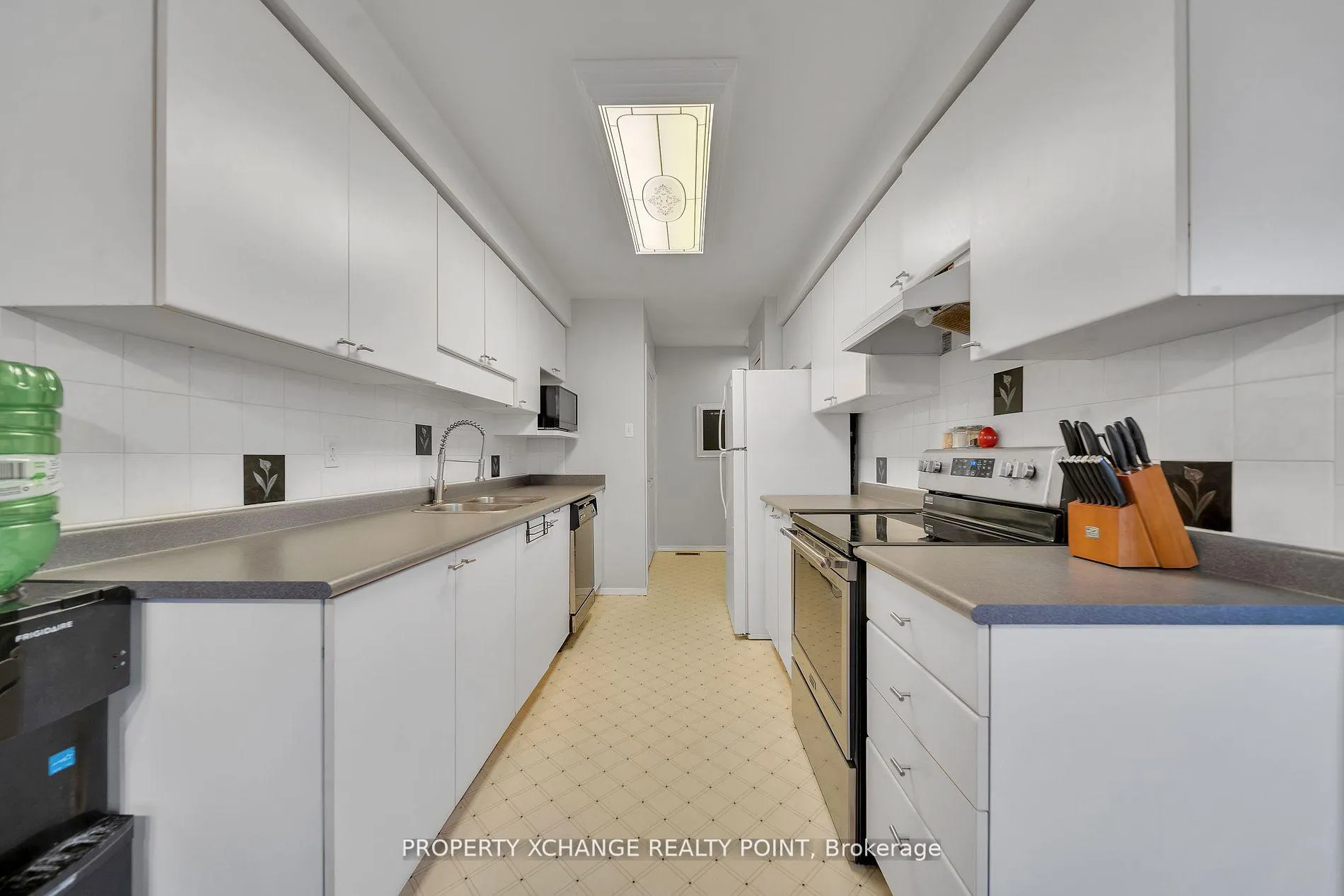 Photo 9 of 244 Candlewood Drive, Hamilton, Stoney Creek Mountain — HOMEH
