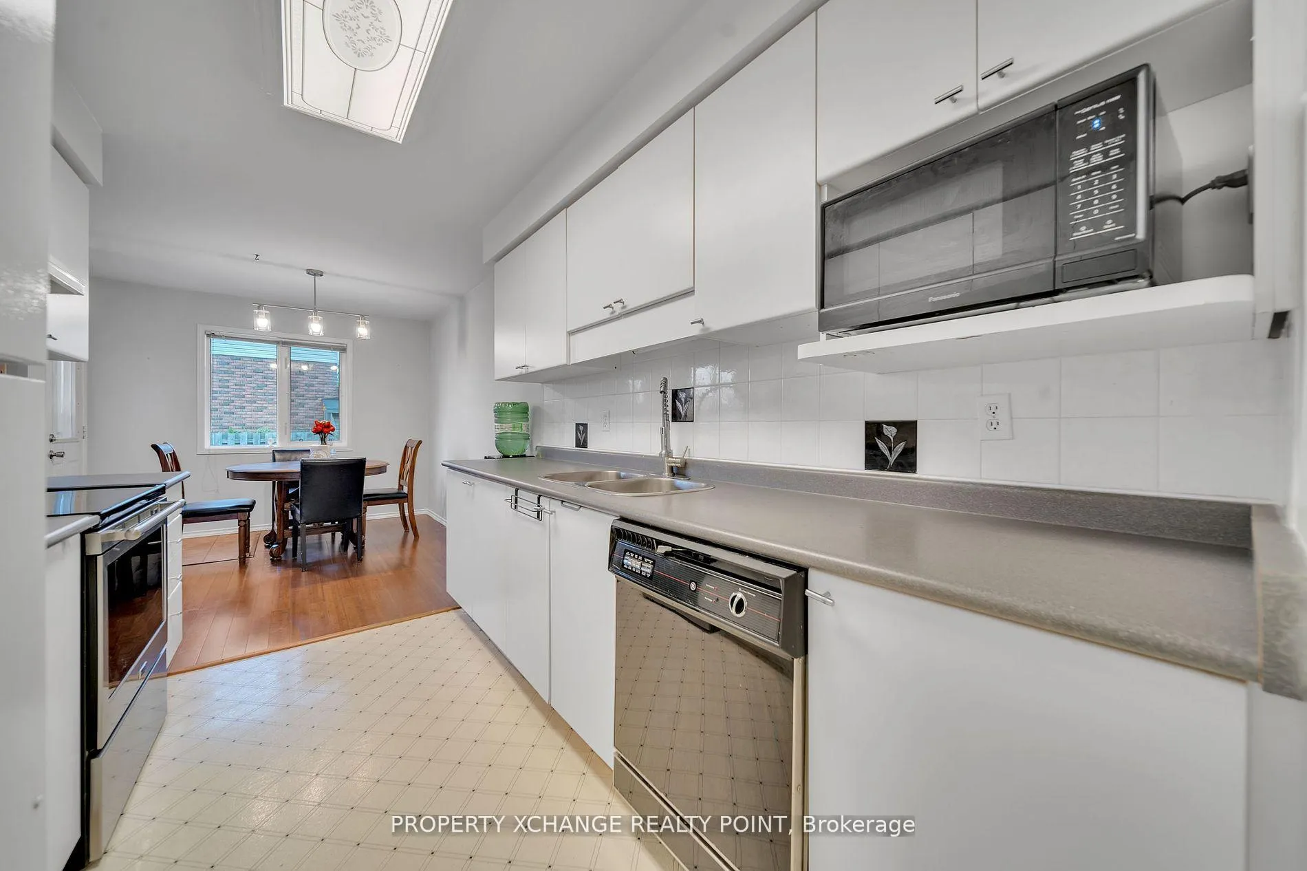 Photo 19 of 244 Candlewood Drive, Hamilton, Stoney Creek Mountain — HOMEH