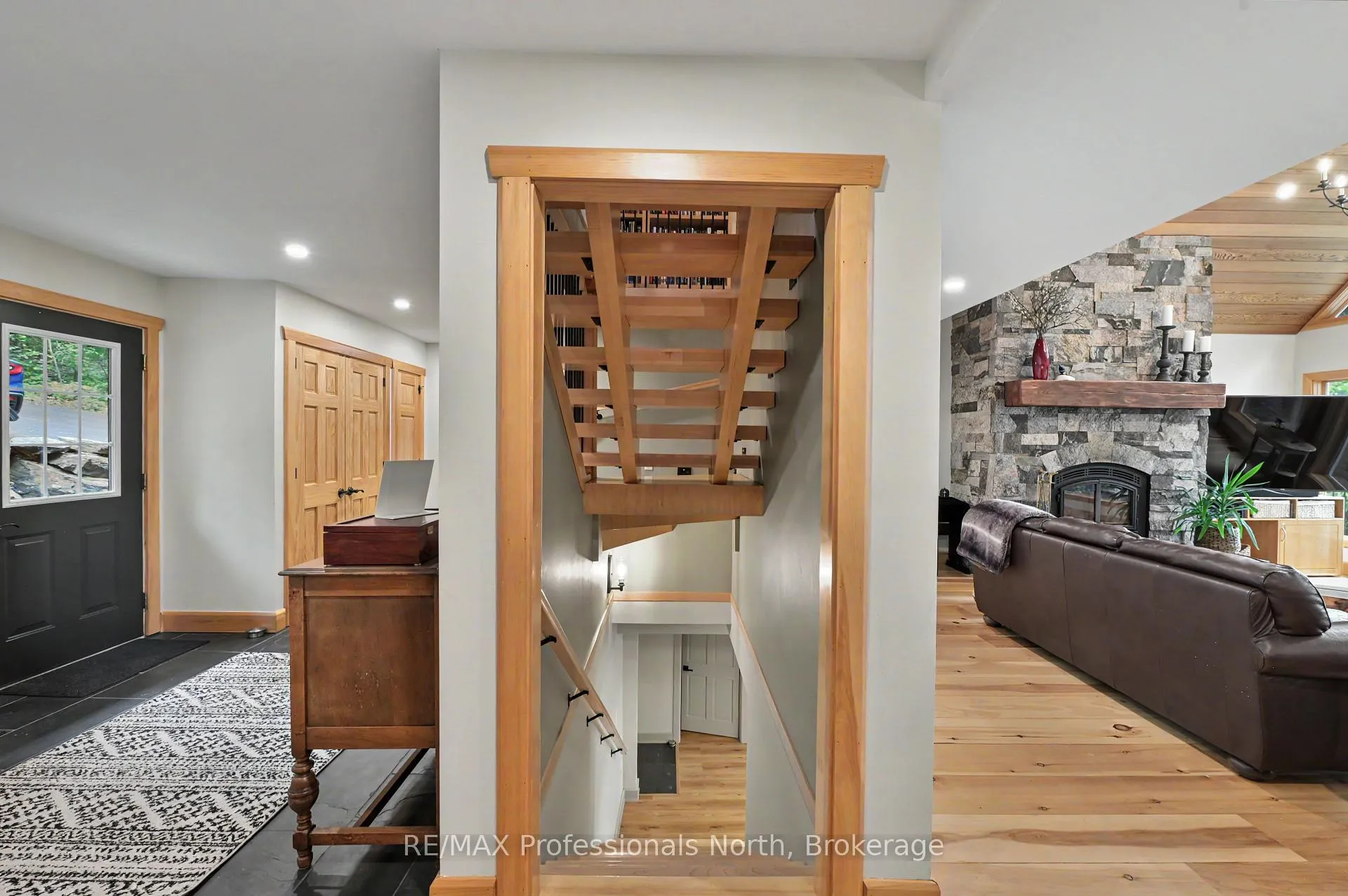 Photo 34 of 1015 Bluestone Lane, Minden Hills, Lutterworth — HOMEH