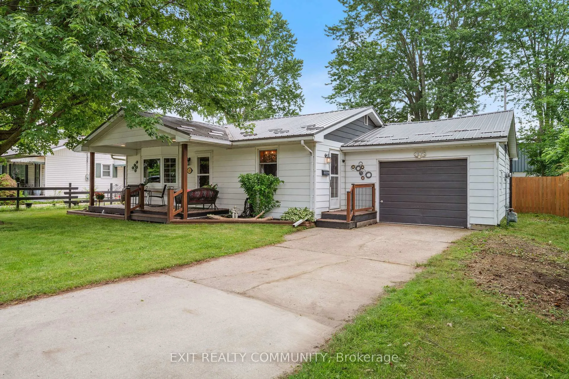 Photo 5 of 163 Elm Street E, Chatham-Kent, Bothwell — HOMEH