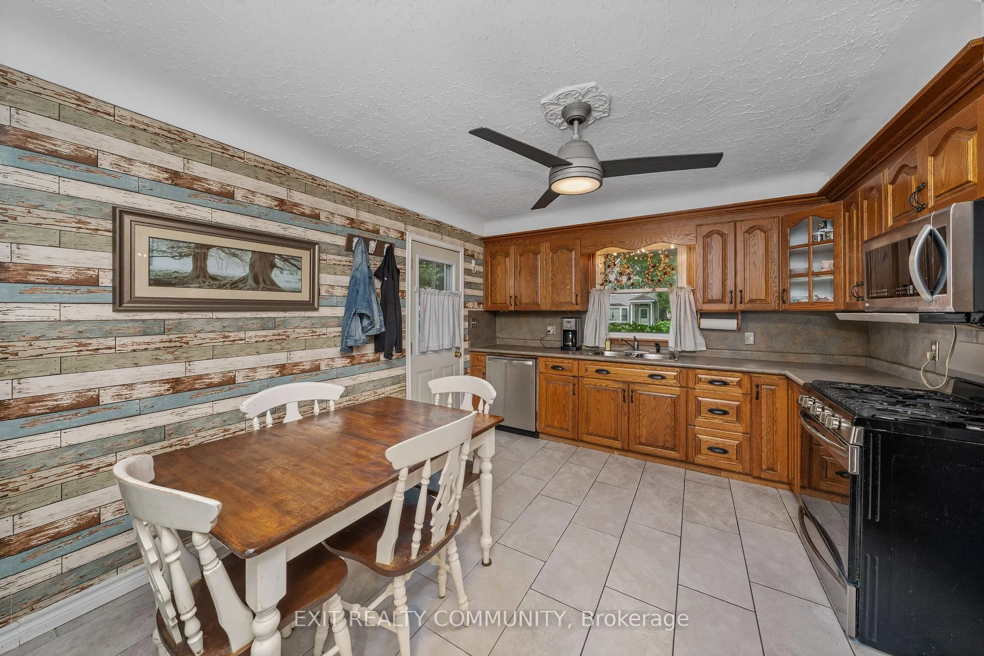 Photo 8 of 163 Elm Street E, Chatham-Kent, Bothwell — HOMEH