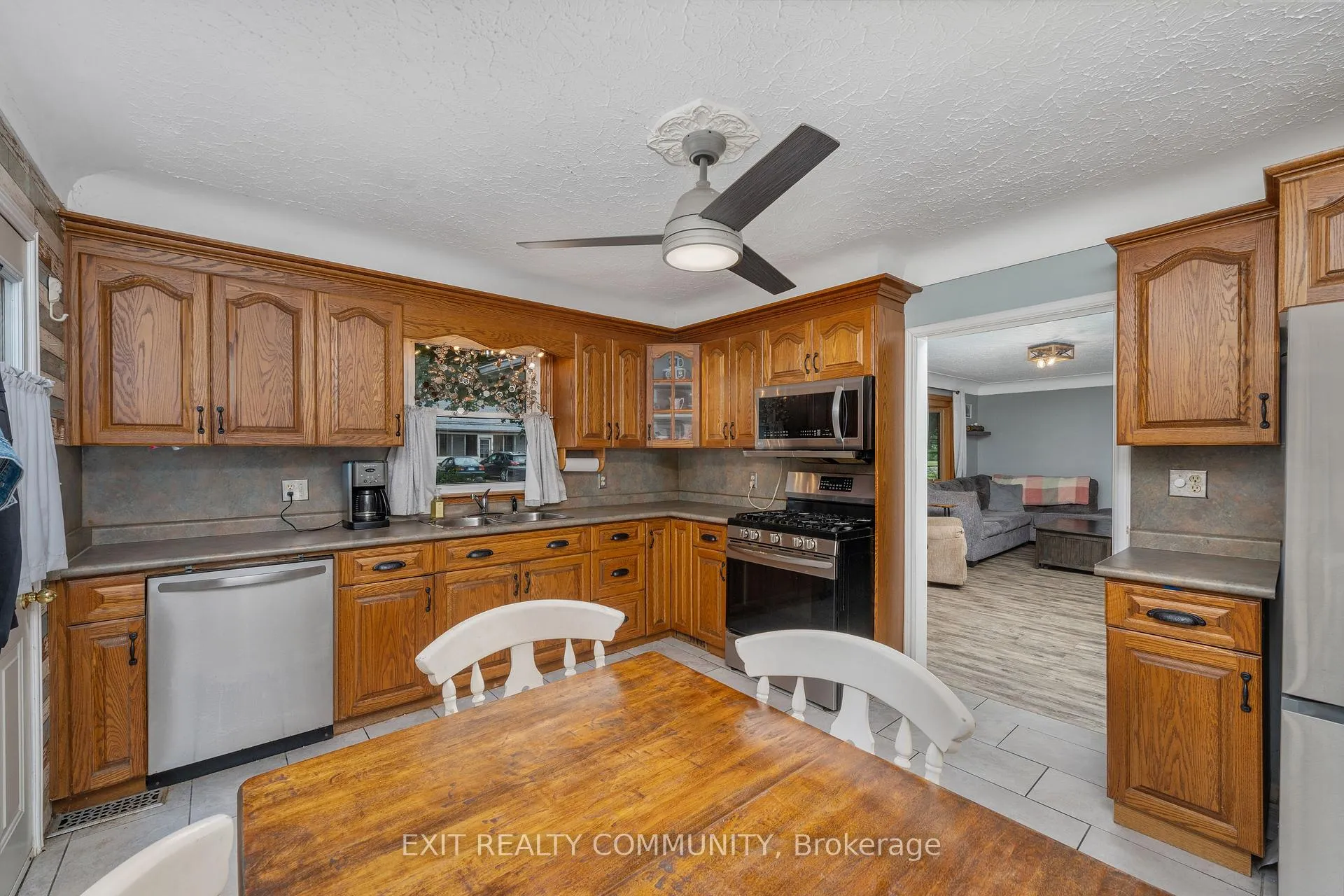 Photo 9 of 163 Elm Street E, Chatham-Kent, Bothwell — HOMEH