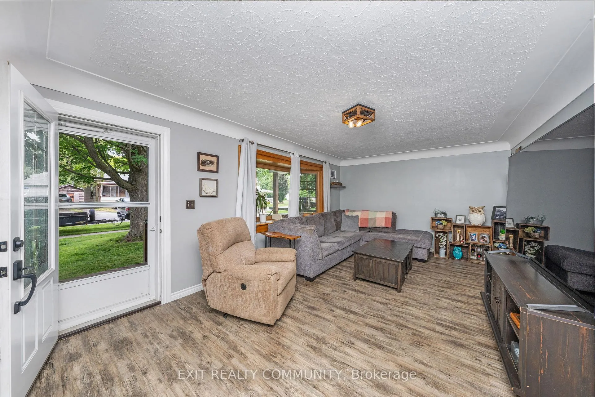 Photo 15 of 163 Elm Street E, Chatham-Kent, Bothwell — HOMEH