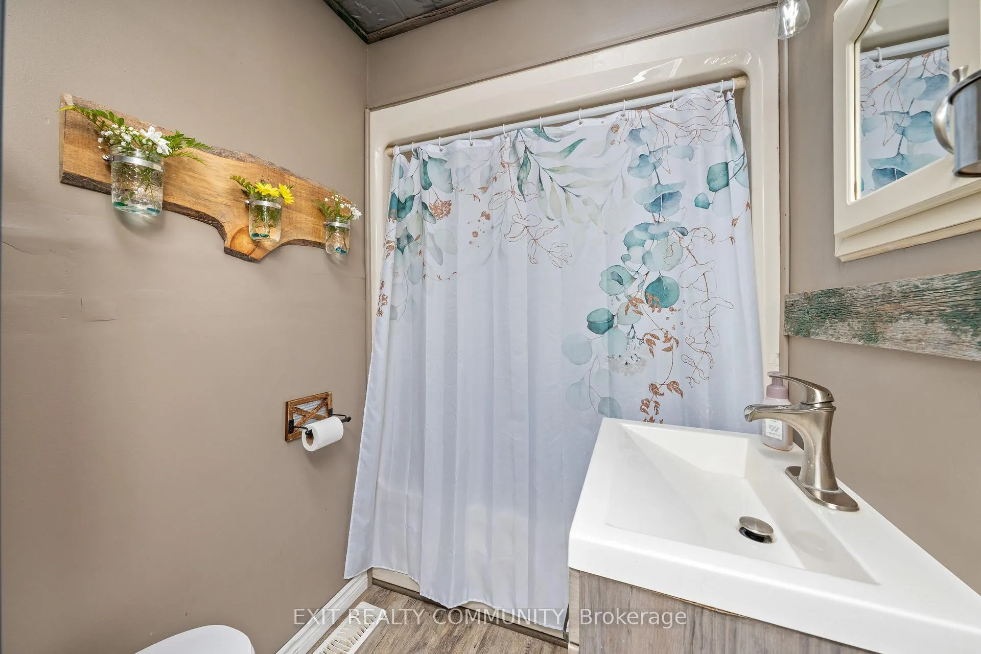Photo 21 of 163 Elm Street E, Chatham-Kent, Bothwell — HOMEH