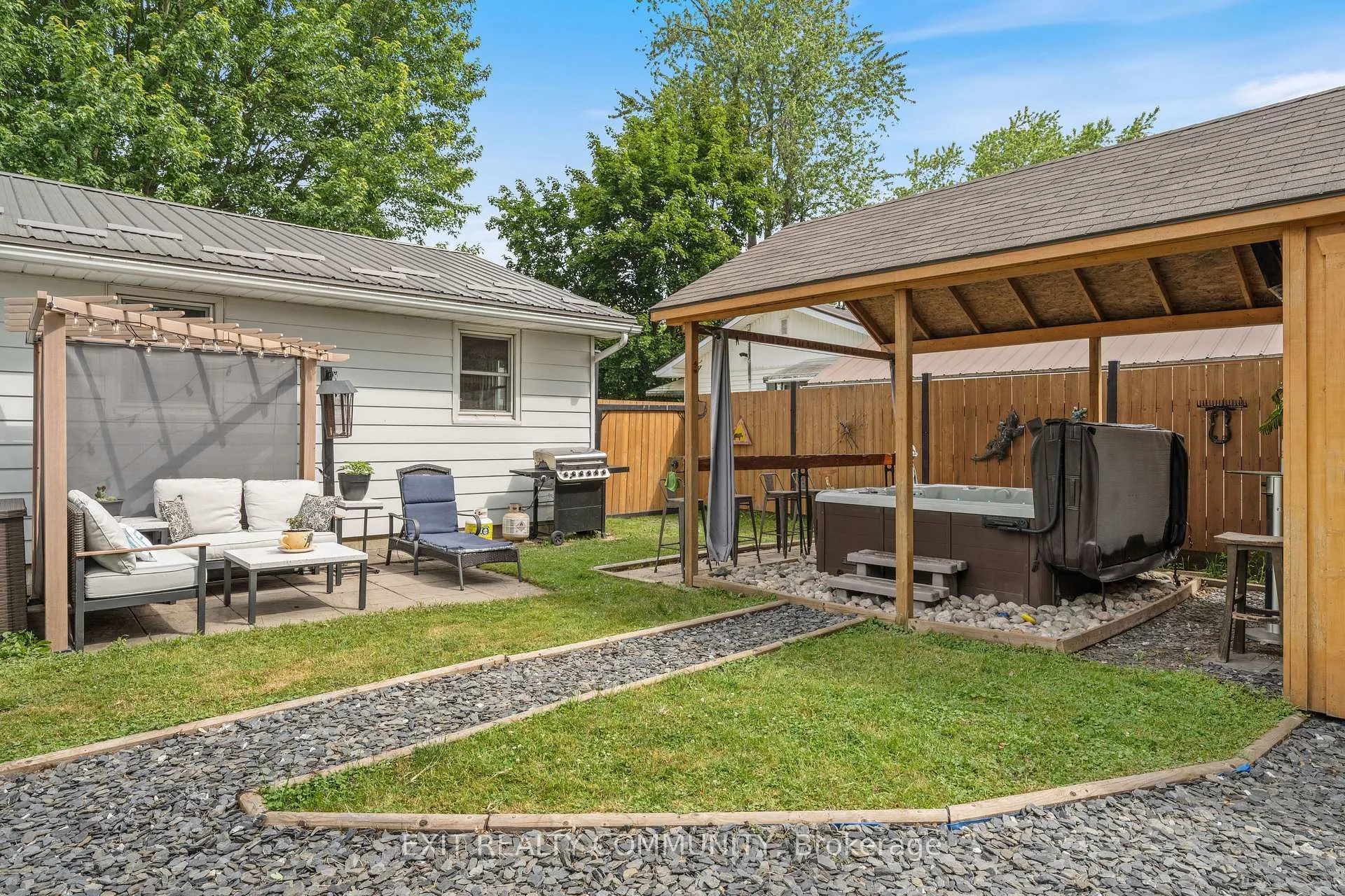 Photo 37 of 163 Elm Street E, Chatham-Kent, Bothwell — HOMEH