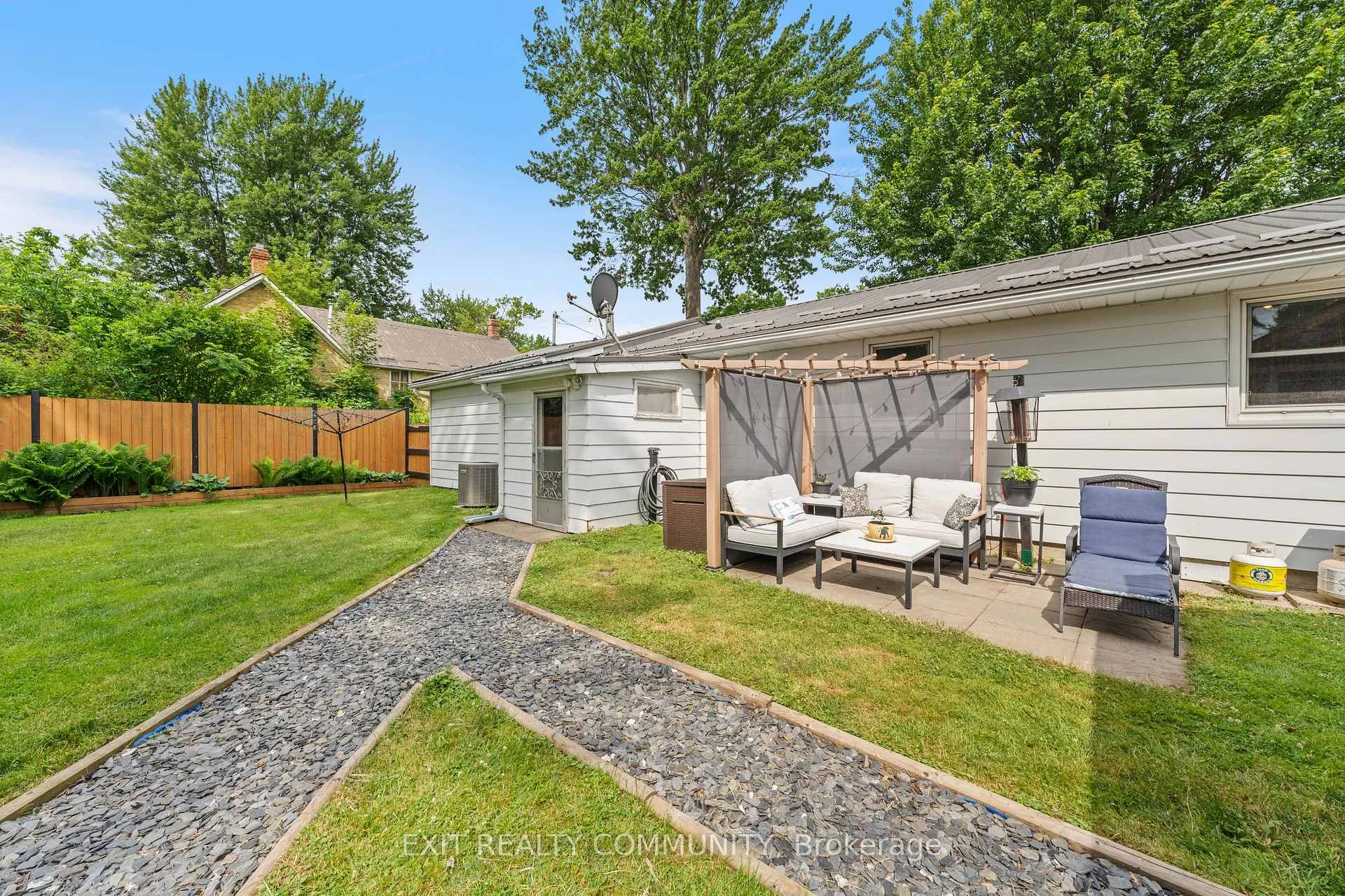 Photo 44 of 163 Elm Street E, Chatham-Kent, Bothwell — HOMEH