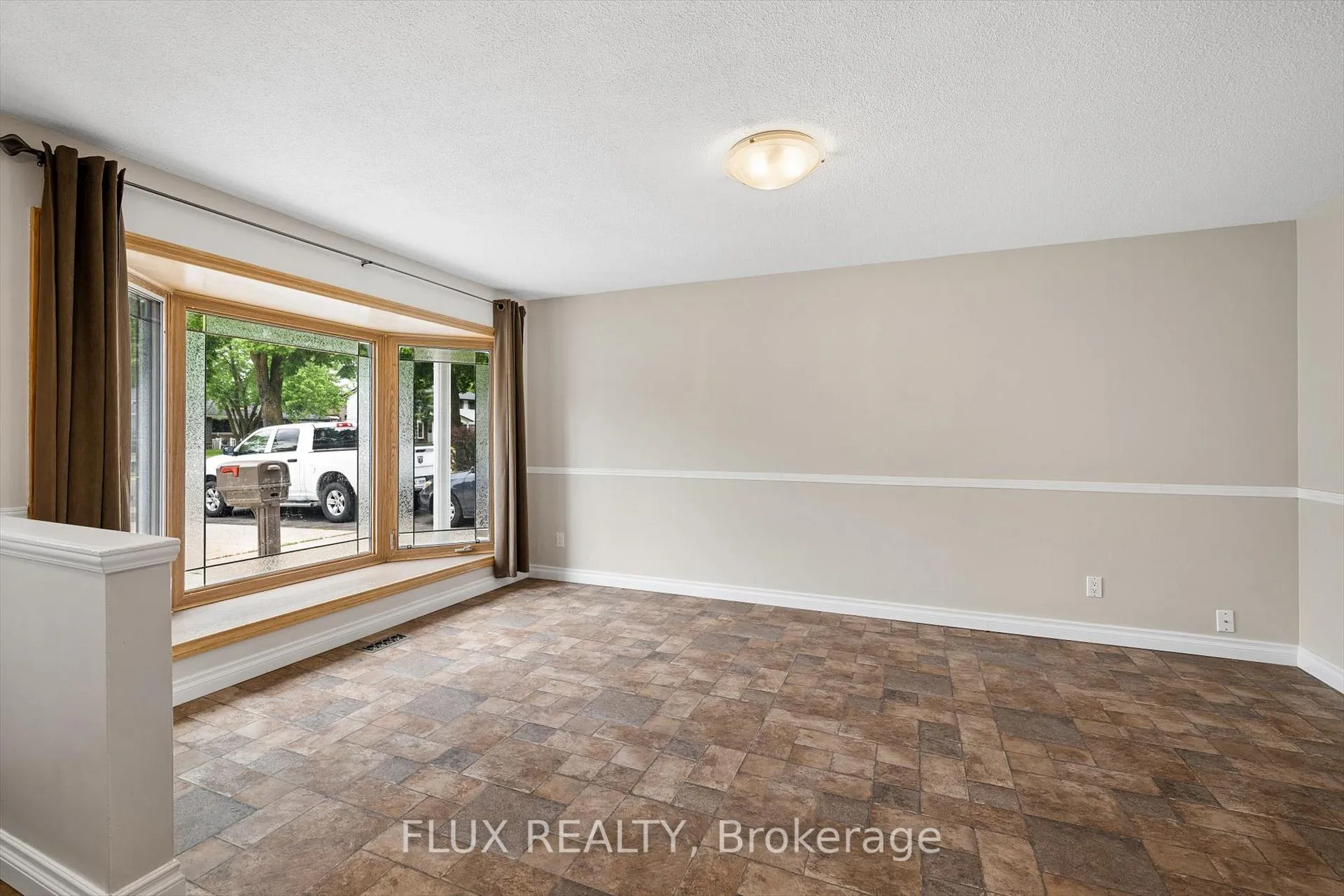 Photo 10 of 156 Traynor Avenue, Kitchener, Vanier - Kitchener — HOMEH