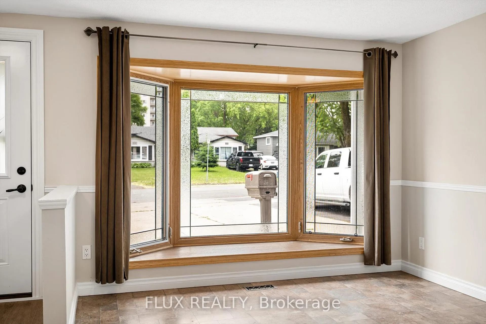 Photo 12 of 156 Traynor Avenue, Kitchener, Vanier - Kitchener — HOMEH