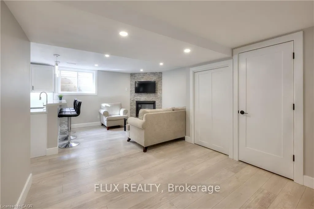 Photo 27 of 156 Traynor Avenue, Kitchener, Vanier - Kitchener — HOMEH
