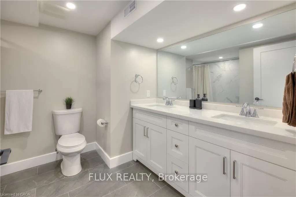 Photo 35 of 156 Traynor Avenue, Kitchener, Vanier - Kitchener — HOMEH