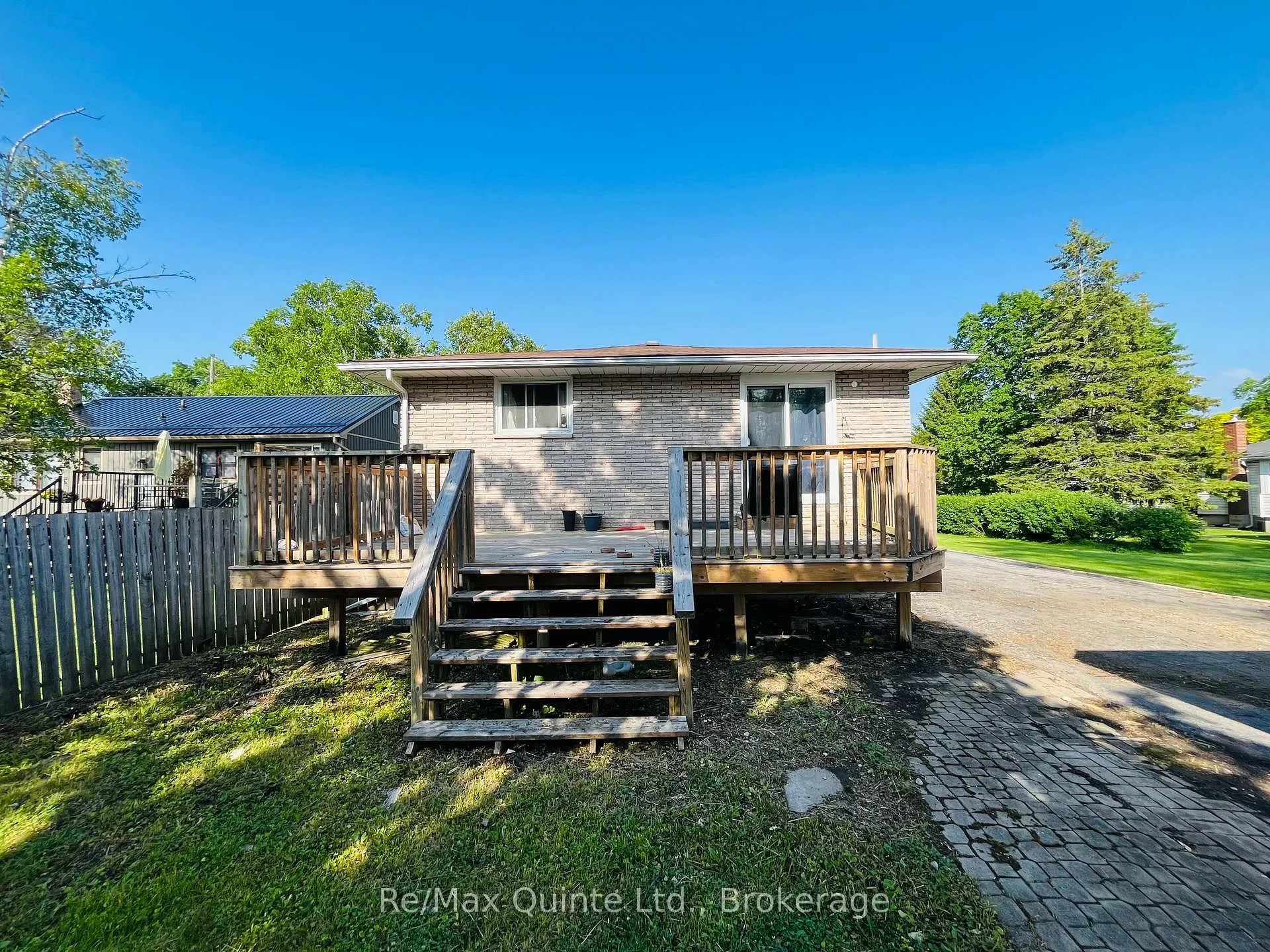 Photo 3 of 10 Shamrock Road, Belleville, Belleville Ward — HOMEH