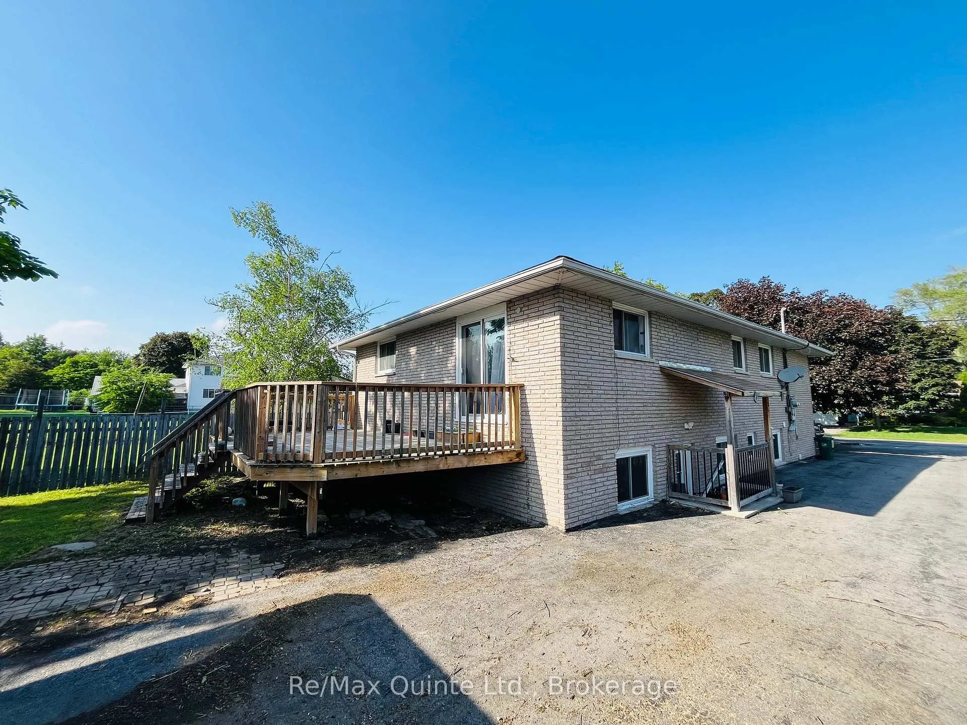 Photo 4 of 10 Shamrock Road, Belleville, Belleville Ward — HOMEH