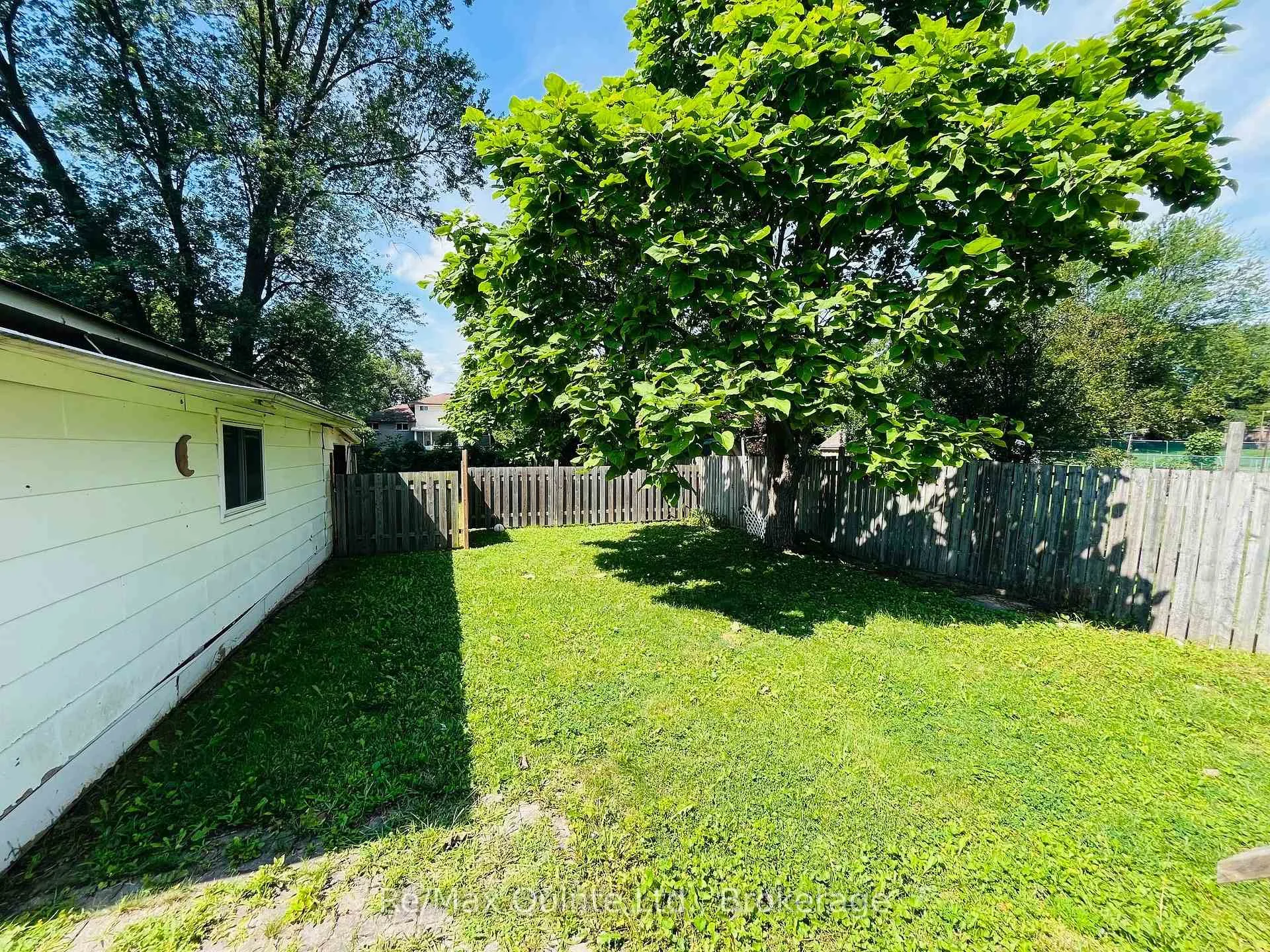 Photo 9 of 10 Shamrock Road, Belleville, Belleville Ward — HOMEH