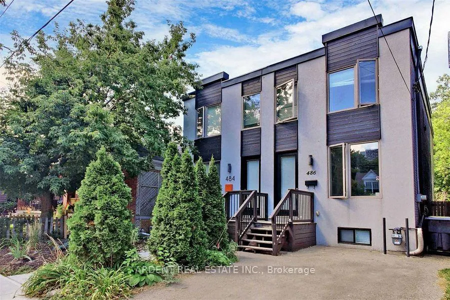 Photo 2 of 486 Main Street, Toronto, Woodbine-Lumsden — HOMEH