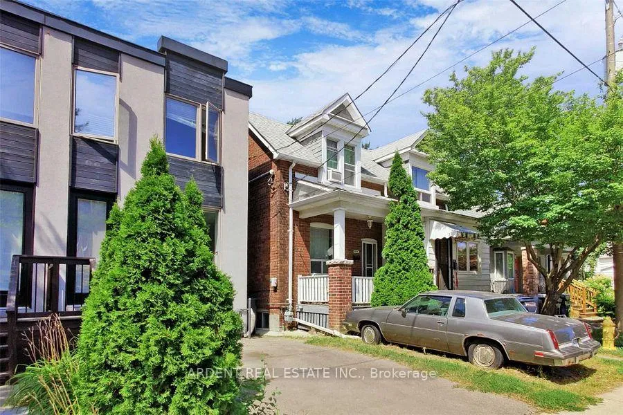 Photo 3 of 486 Main Street, Toronto, Woodbine-Lumsden — HOMEH