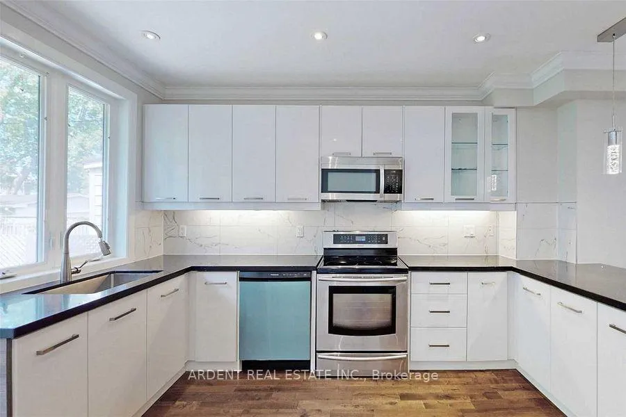 Photo 9 of 486 Main Street, Toronto, Woodbine-Lumsden — HOMEH