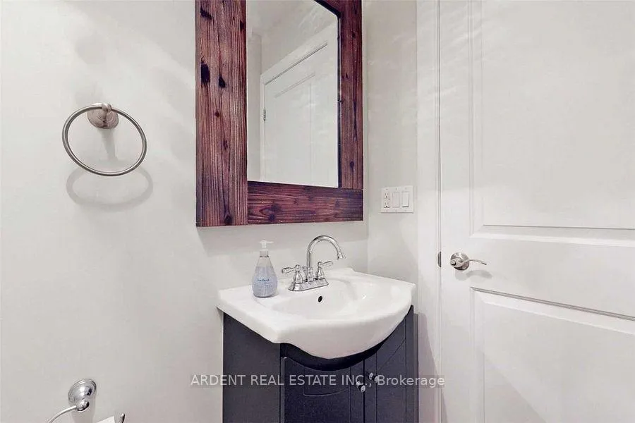 Photo 17 of 486 Main Street, Toronto, Woodbine-Lumsden — HOMEH