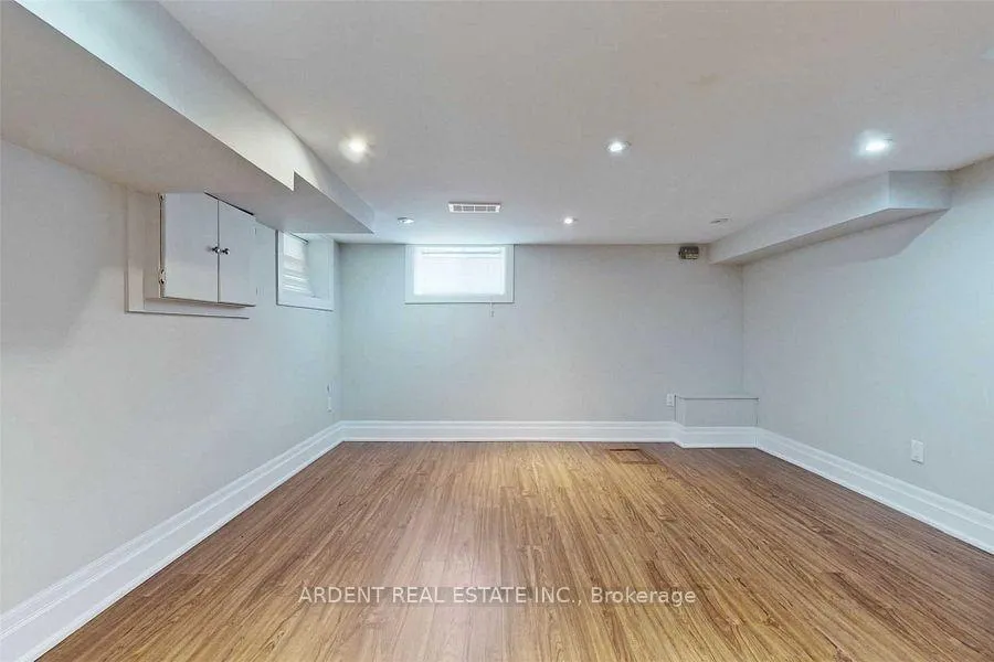 Photo 31 of 486 Main Street, Toronto, Woodbine-Lumsden — HOMEH