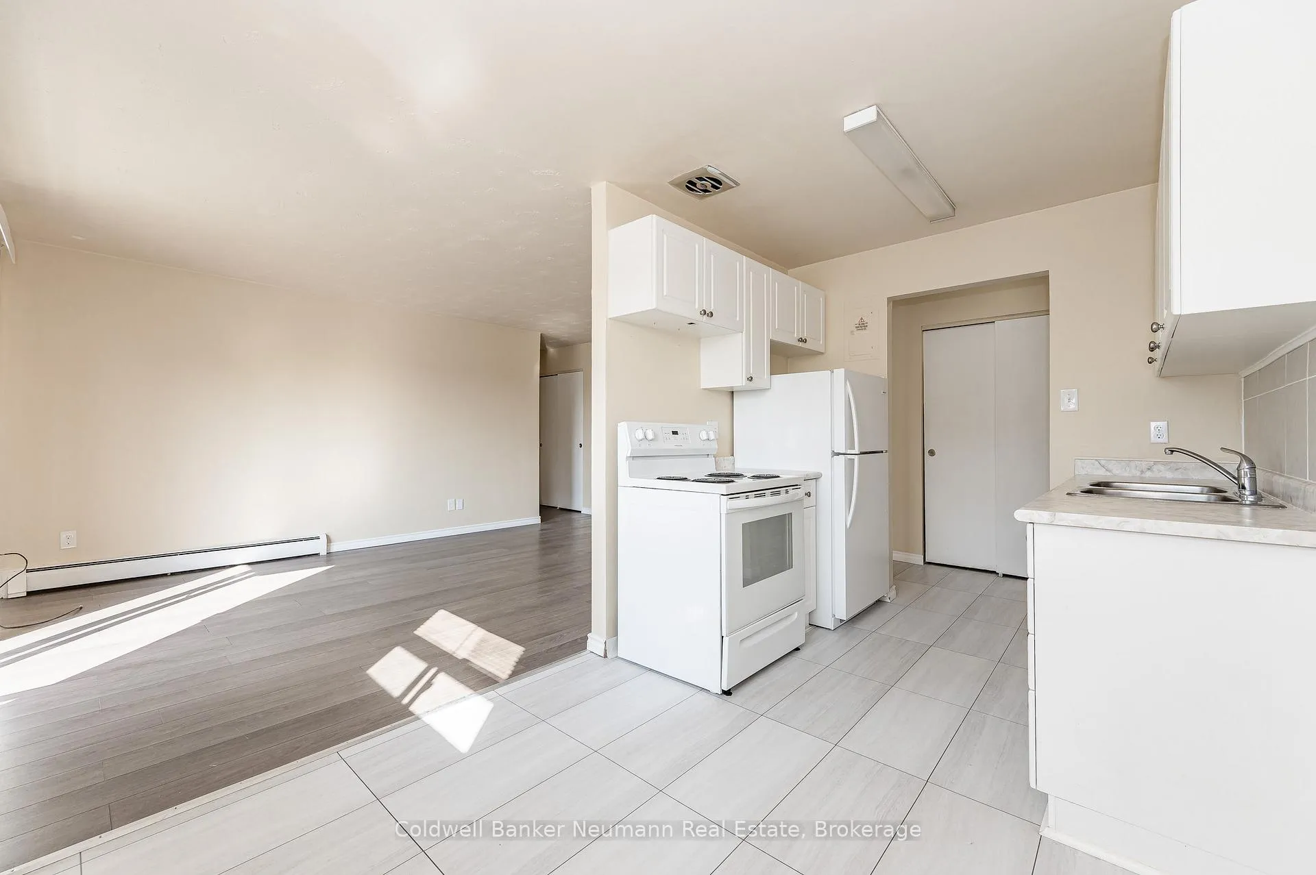 Photo 7 of 10 Glenbrook Drive, Guelph, Victoria North — HOMEH