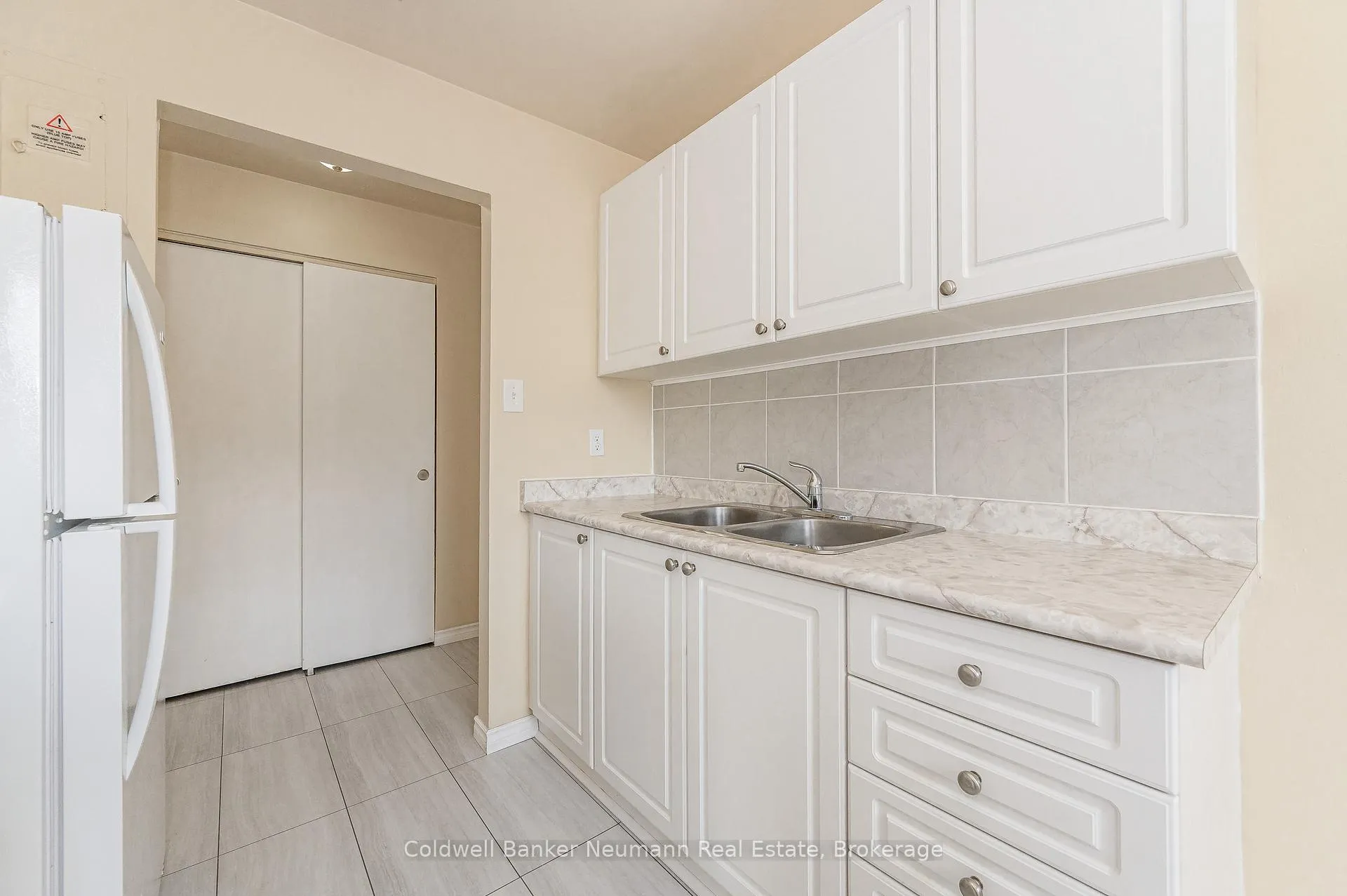 Photo 9 of 10 Glenbrook Drive, Guelph, Victoria North — HOMEH